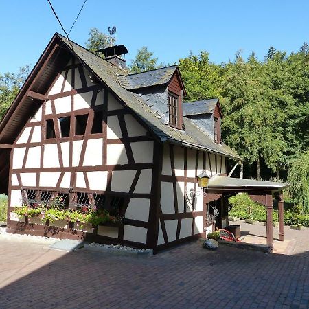 Gastehaus Eponada Villa Weisel ภายนอก รูปภาพ