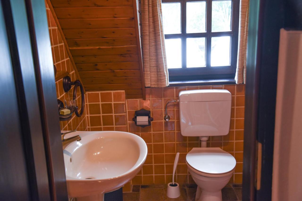 Gastehaus Eponada Villa Weisel ภายนอก รูปภาพ