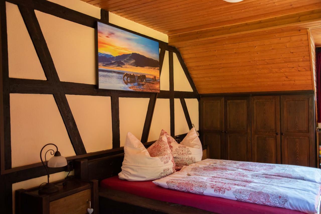 Gastehaus Eponada Villa Weisel ภายนอก รูปภาพ