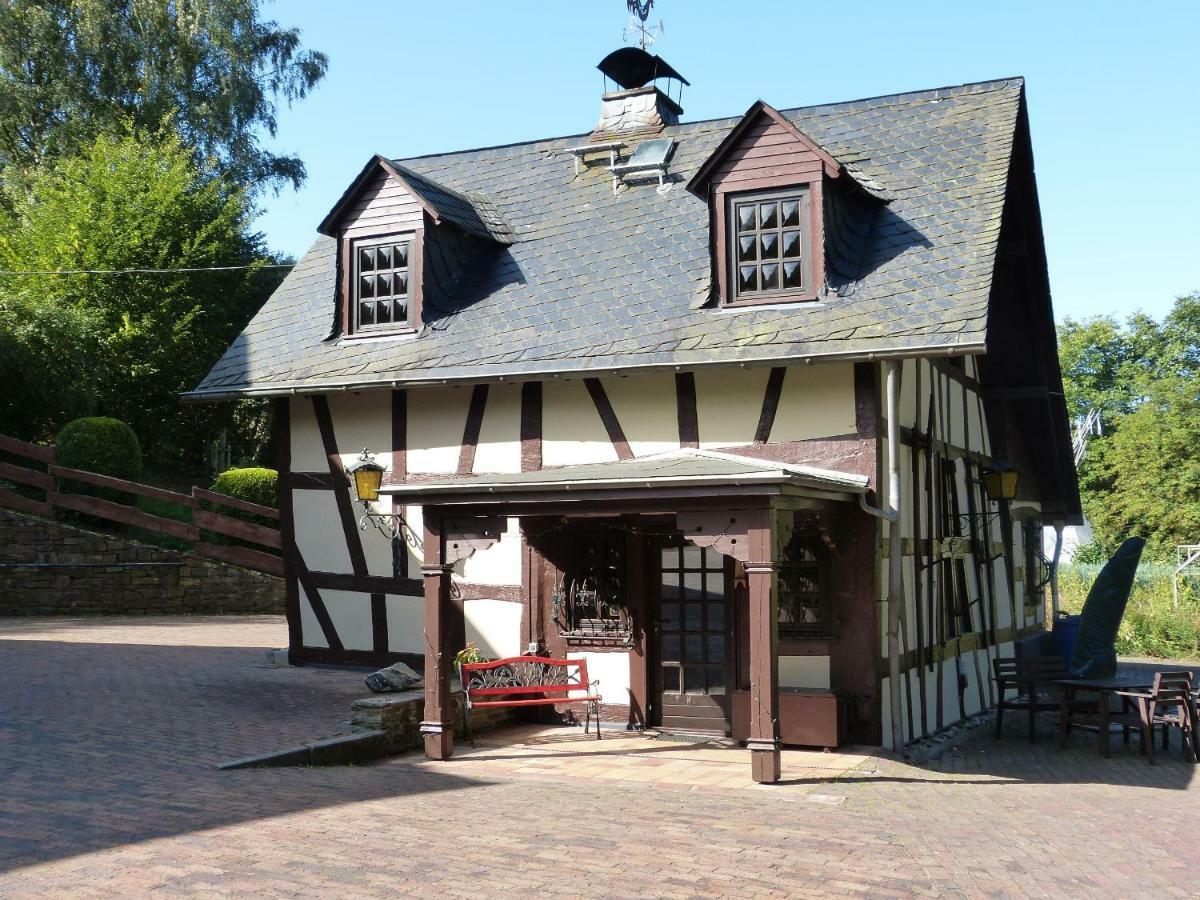 Gastehaus Eponada Villa Weisel ภายนอก รูปภาพ